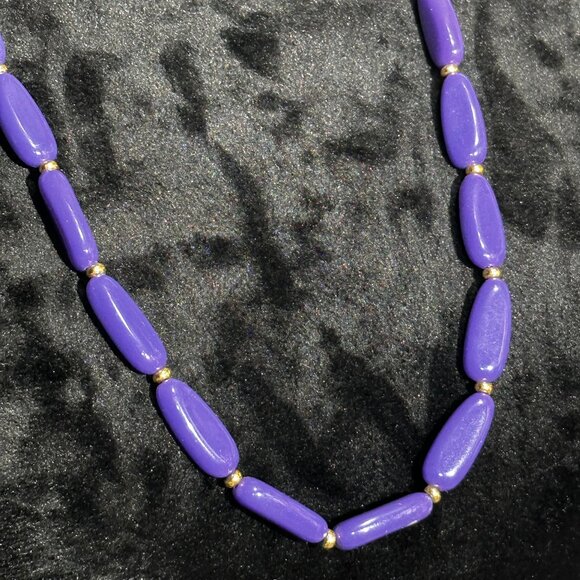 Purple Bead Necklace, Elongated Beads, Rectangular Beads, Vintage 14 inch - Picture 4 of 4